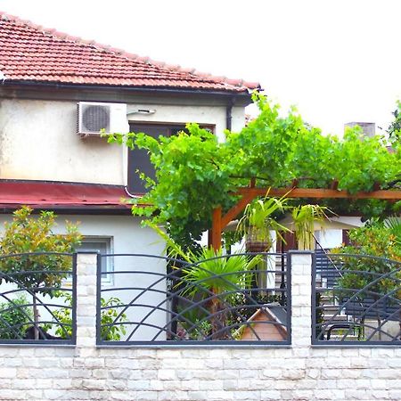 Guest House "Emily" In Troshevo Warna Exterior foto